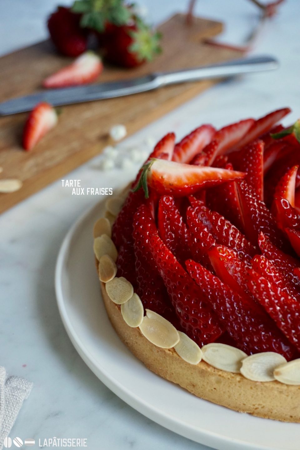 Feine Erdbeeren, fruchtige Erdbeercreme, zarter Mürbeteig: Tarte aux fraises.