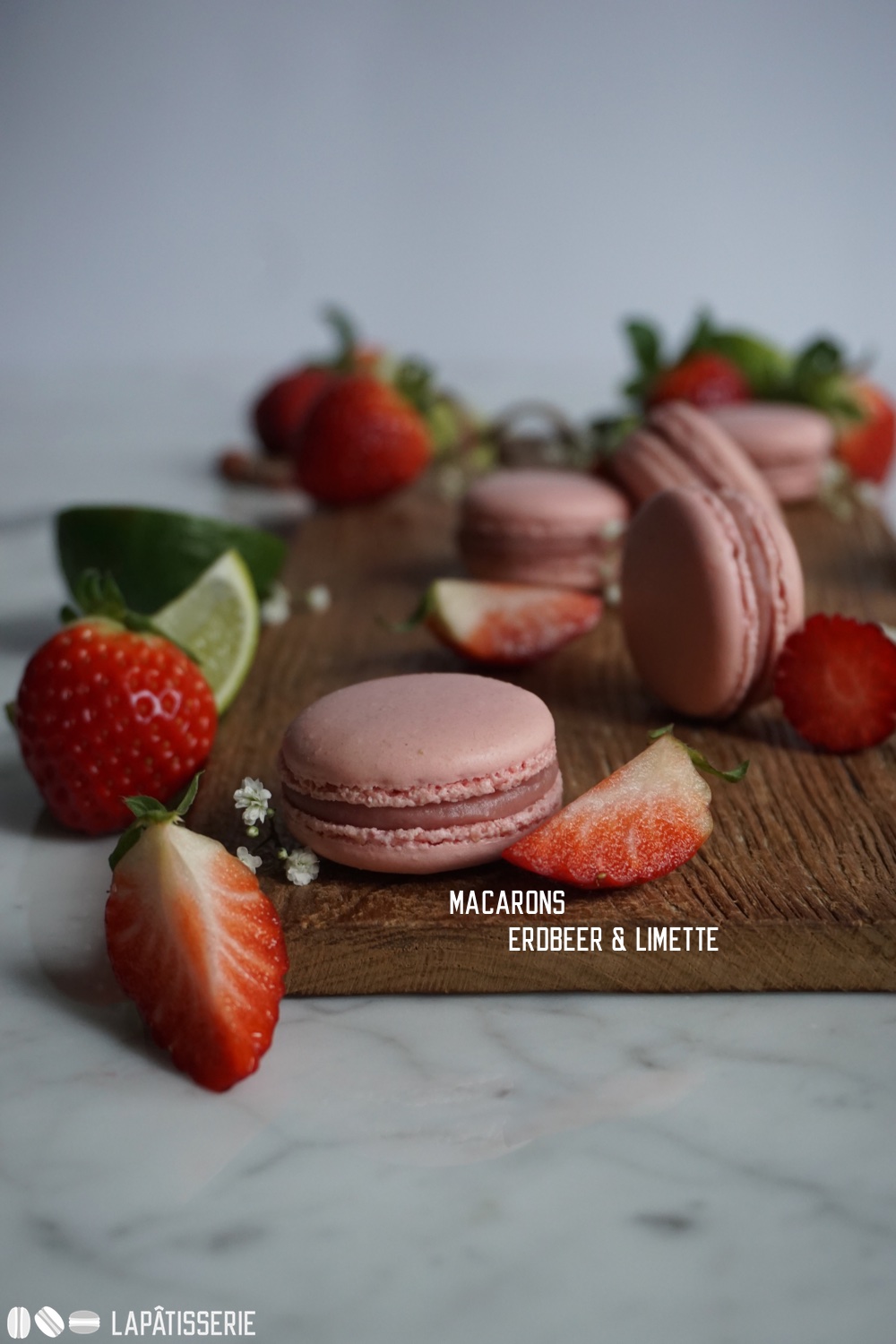 Von diesen fruchtigen Macarons kann man nicht genug bekommen: Erdbeere und Limette kombiniert.