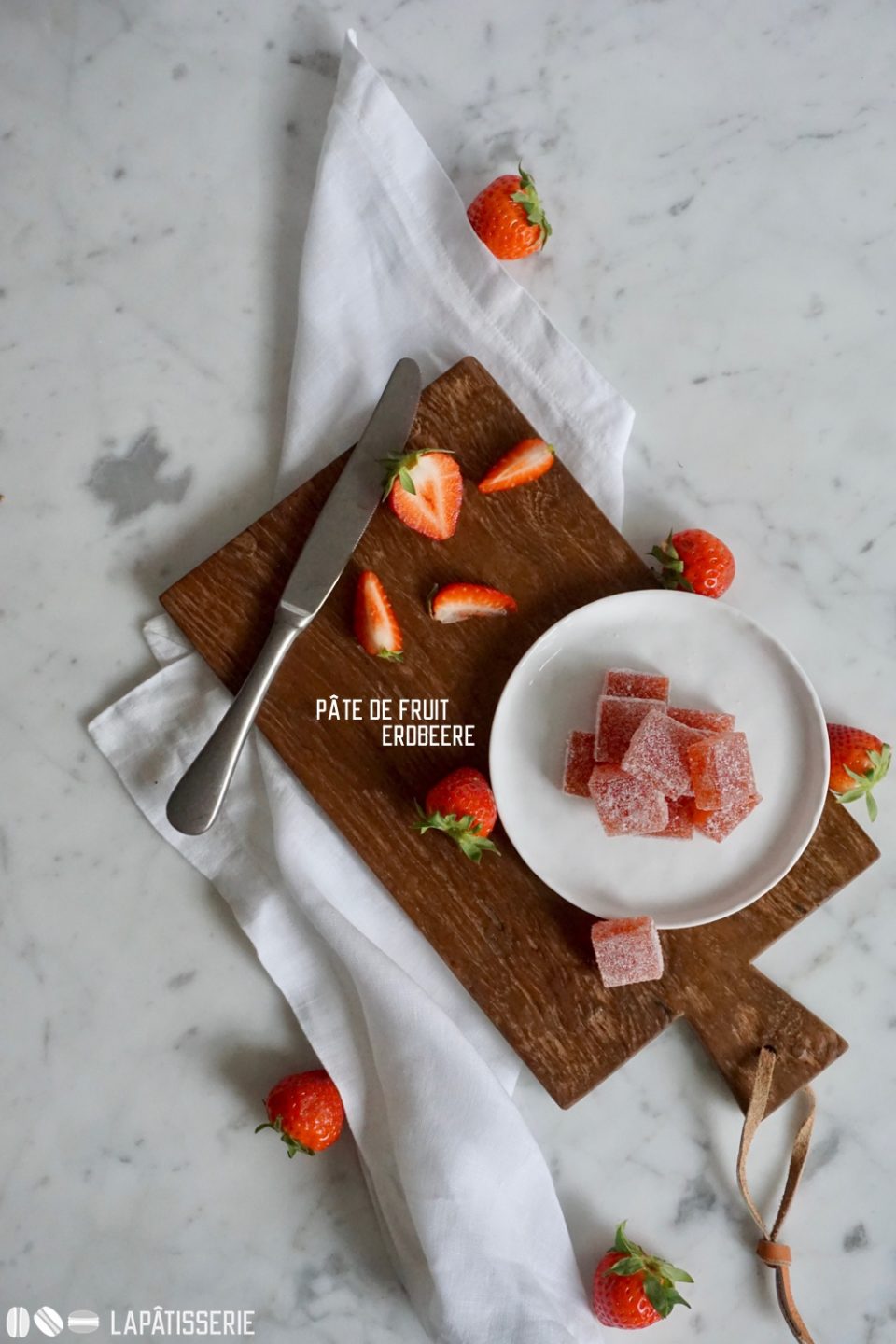 Einfach und lecker: Pâte de fruit aus süßen Walderdbeeren. Und auch noch vegan.