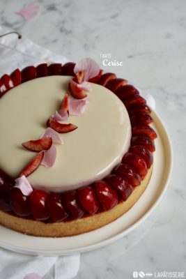 Der Sommer bringt frische Kirschen mit! Heute verpackt in der ultimativen Tarte Cerise!
