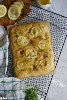 Zeit zum Grillen und dazu gibt's eine italienische Focaccia mit Zitronen und Thymian.