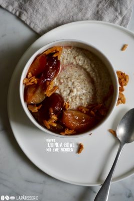 Das herbstliche Frühstück bei mir daheim mit einer süßen Quinoa Bowl und Zwetschgenkompott.