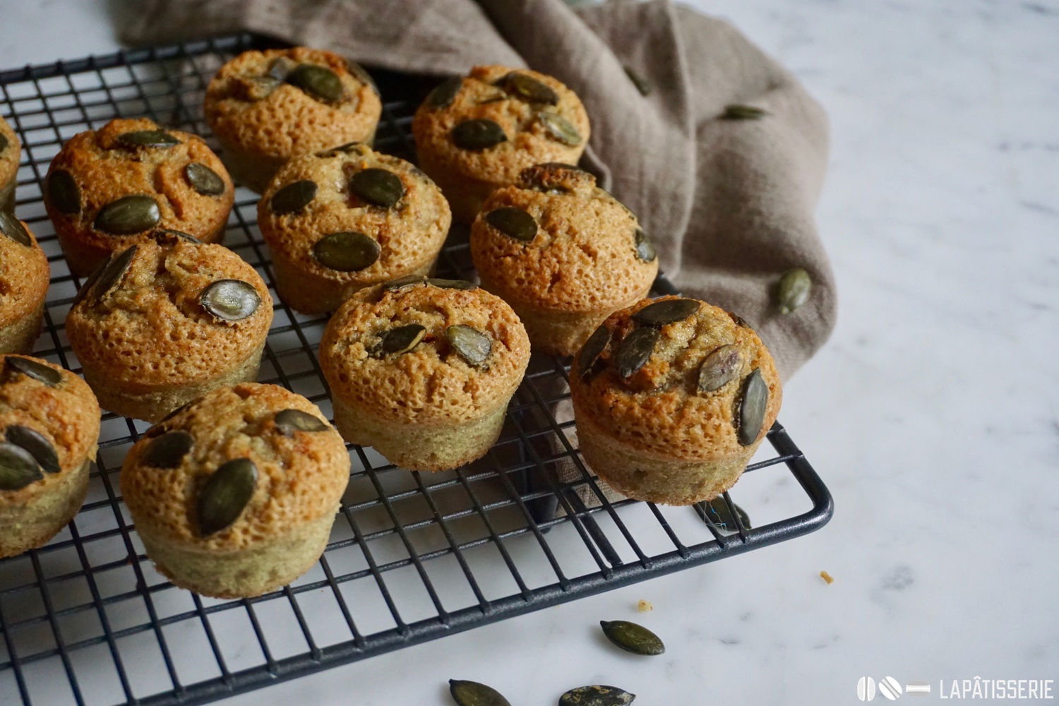 Financier mit Kürbiskernöl und Hokkaido – LAPÂTISSERIE