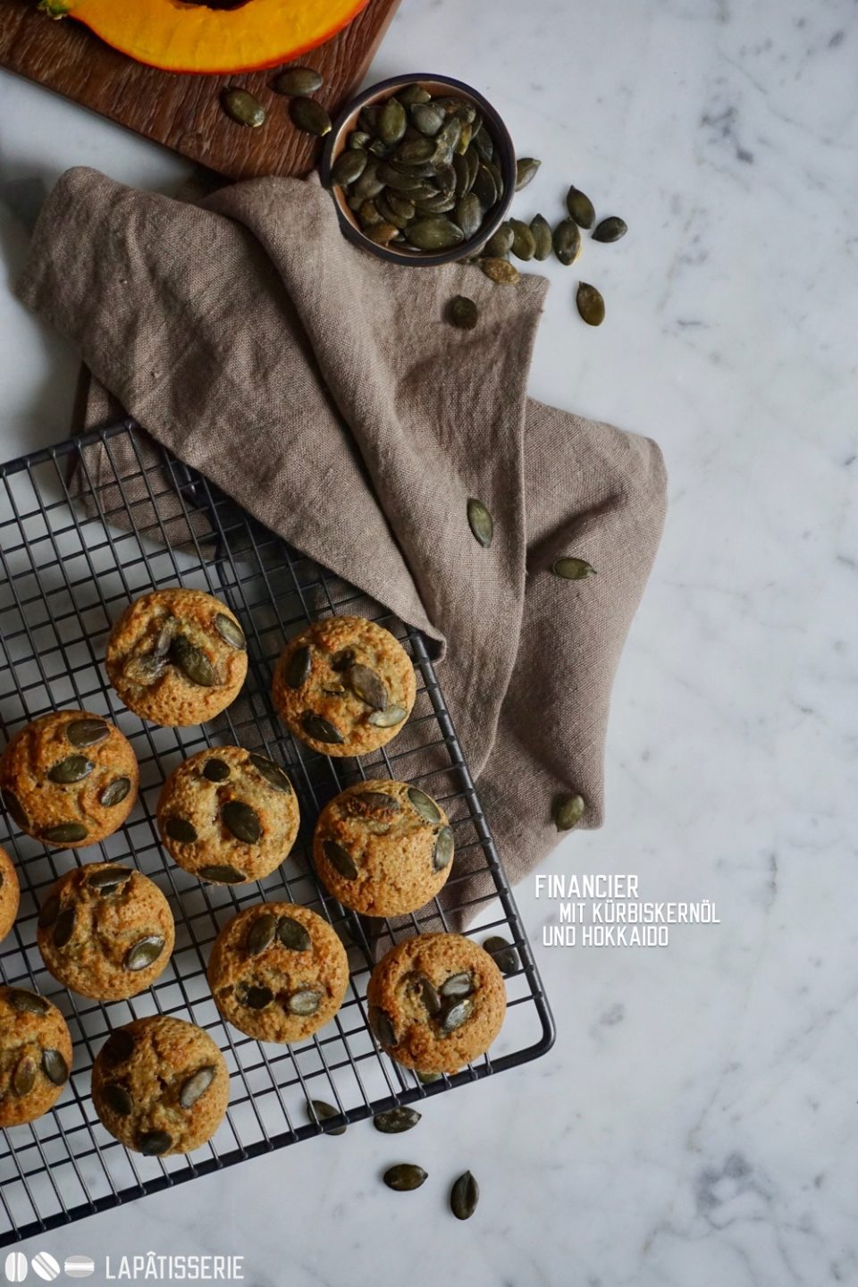Herbst kann auch überraschend sein mit Kürbisfinancier mit Kürbiskernöl.