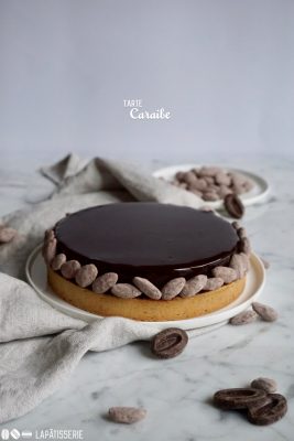 Schokolade geht immer. Im Winter auch als feine Tarte mit Schokoladenkaramell und Mandeln.