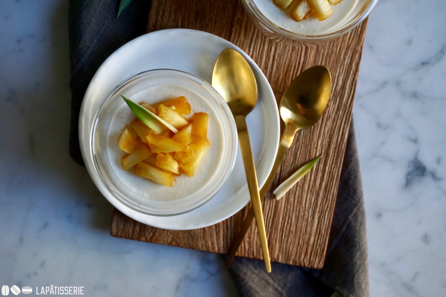Kokosmousse mit marinierter Ananas – LAPÂTISSERIE