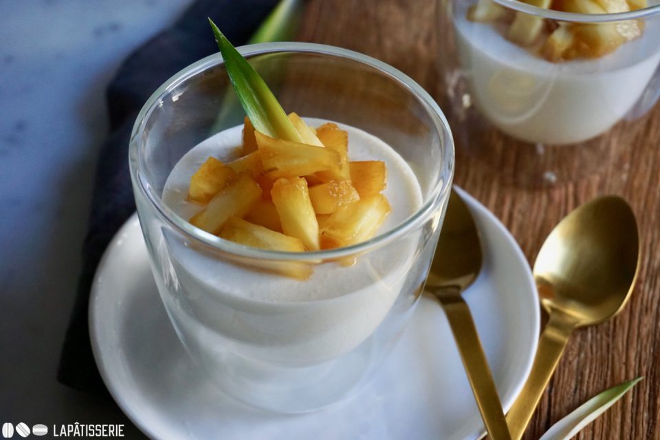 Kokosmousse mit marinierter Ananas – LAPÂTISSERIE