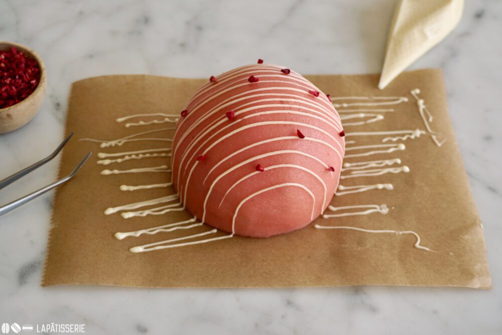 Himbeer-Marzipan-Törtchen – LAPÂTISSERIE Himbeer-Marzipan-Törtchen – LAPÂTISSERIE