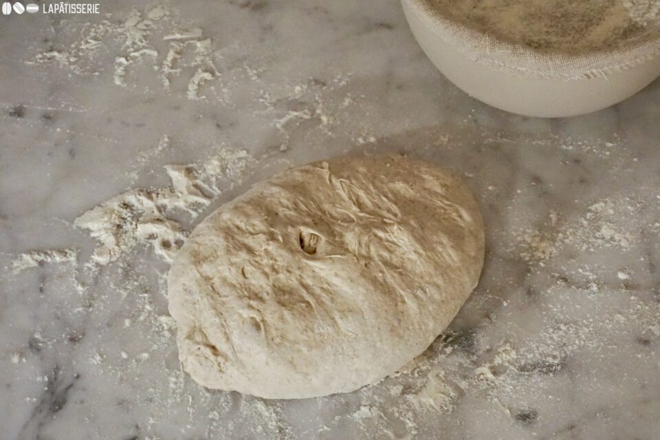 Ofenfrisches Saatenbrot – LAPÂTISSERIE Ofenfrisches Saatenbrot – LAPÂTISSERIE