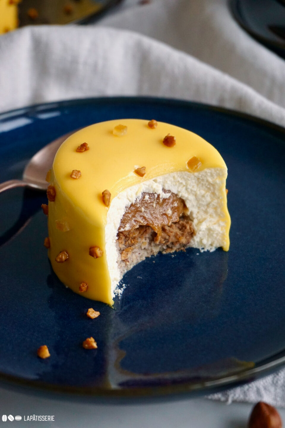 Törtchen mit Zitrone & Haselnuss – LAPÂTISSERIE Törtchen mit Zitrone & Haselnuss – LAPÂTISSERIE