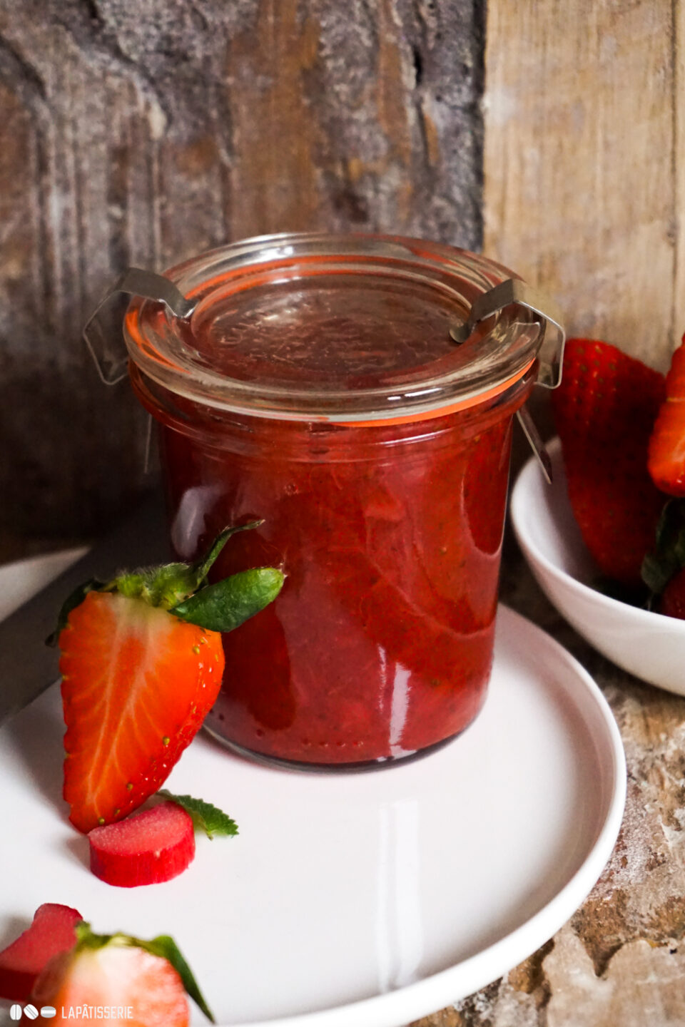 Erdbeerkonfitüre mit Rhabarber – LAPÂTISSERIE