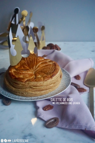 Bald ist Heilig-Drei-König, zu diesem Anlass hab ich einen französischen Galette de Rois mit Pecanuss gebacken.
