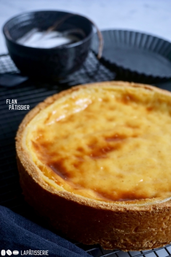 Traditioneller Flan Pâtissier mit echter Vanille. So lecker und einfach zuzubereiten.