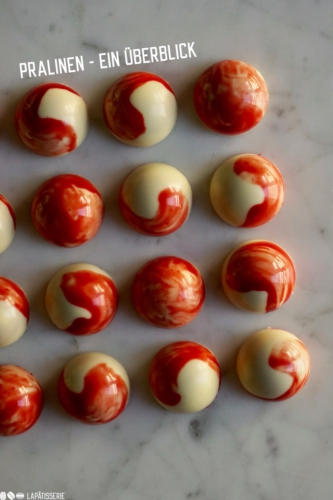 Lerne alles über die verschiedenen Sorten von Pralinen, angefangen mit Marzipanpralinen bis hin zu Ganachepralinen