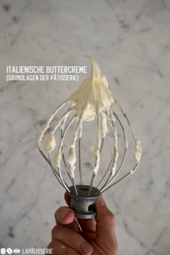 Es ist die wohl luftigste Buttercreme: italienische Buttercreme oder auch Swiss Meringue Buttercream - Rezept jetzt mit Schritt-für-Schritt Bildern.
