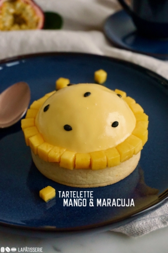 Feine Tartelettes mit luftiger Mangomousse, Mangokompott und Maracuja | Perfekt für den Kaffeeklatsch am Wochenende